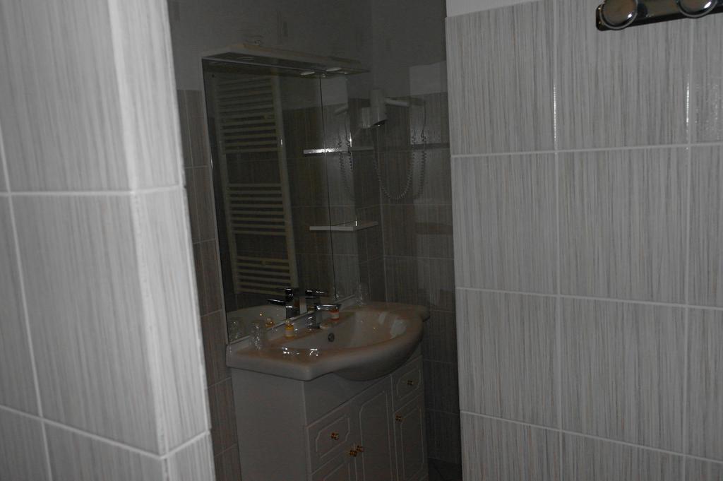 Hostellerie Saint Clement Vic-sur-Cère 외부 사진