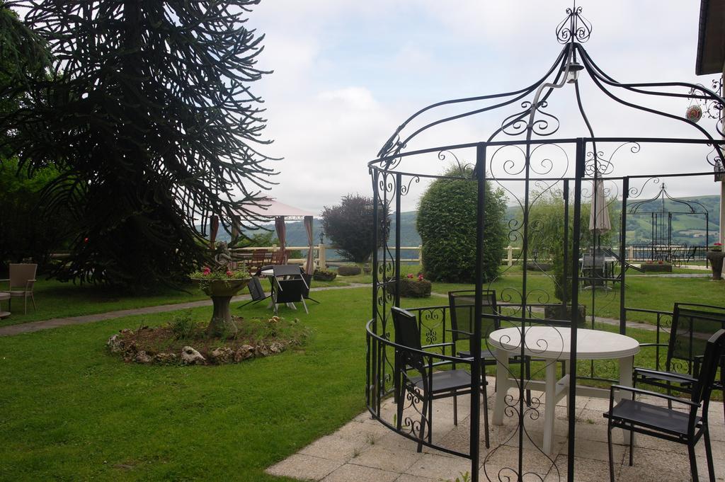 Hostellerie Saint Clement Vic-sur-Cère 외부 사진