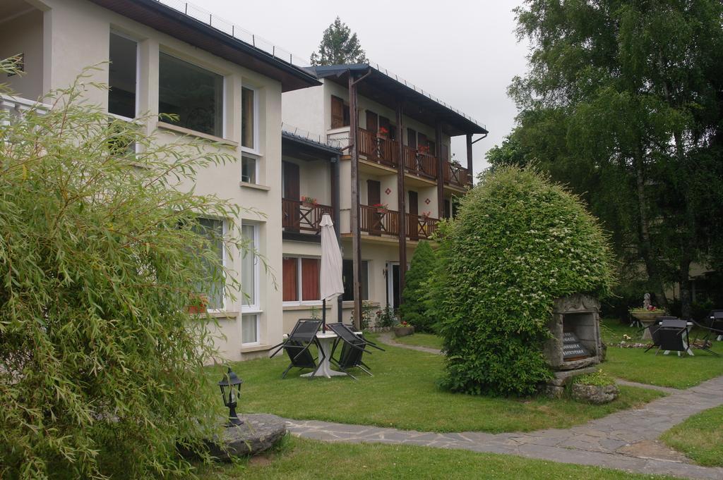 Hostellerie Saint Clement Vic-sur-Cère 외부 사진
