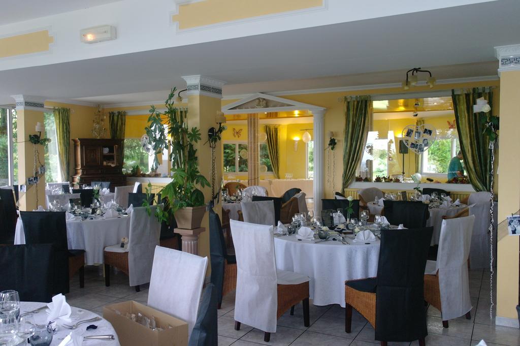 Hostellerie Saint Clement Vic-sur-Cère 외부 사진